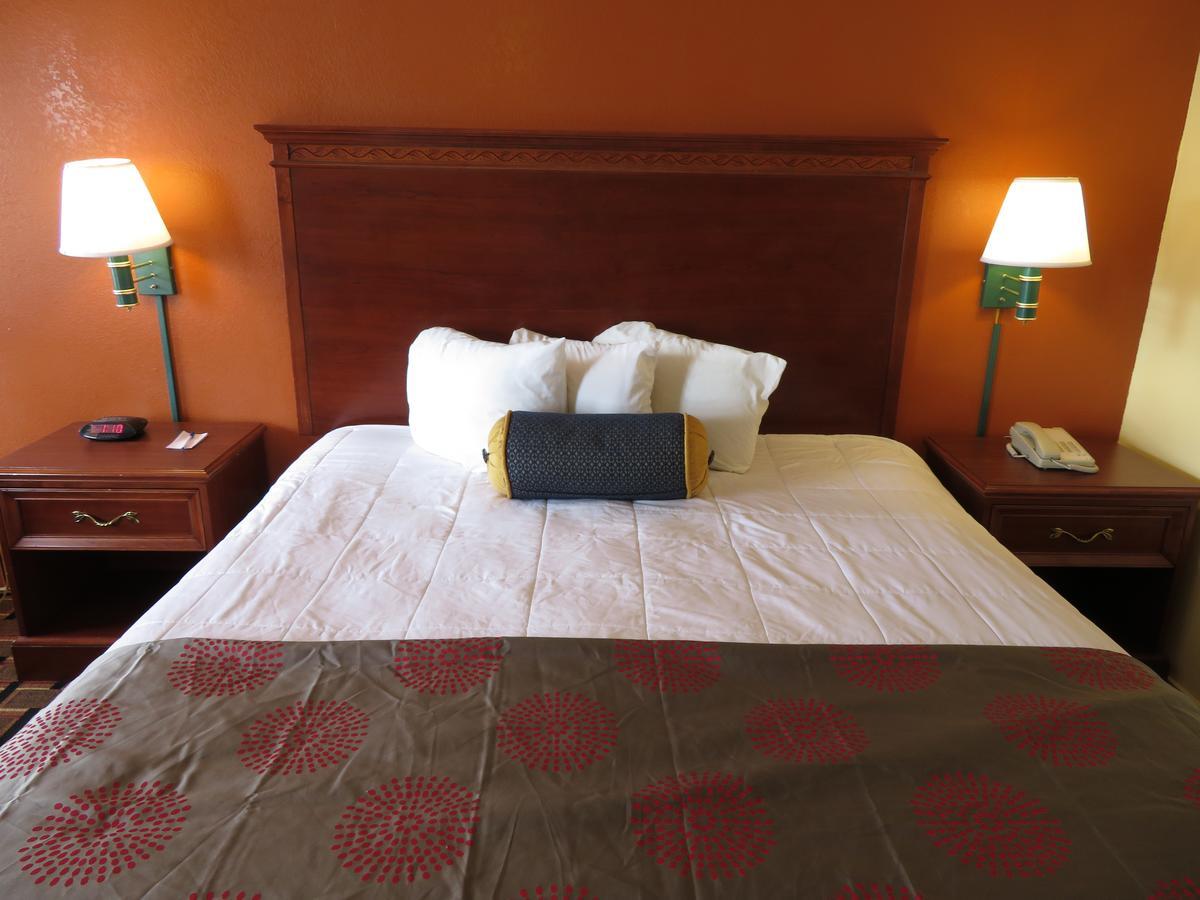 Royal Crest Motel Medford Buitenkant foto