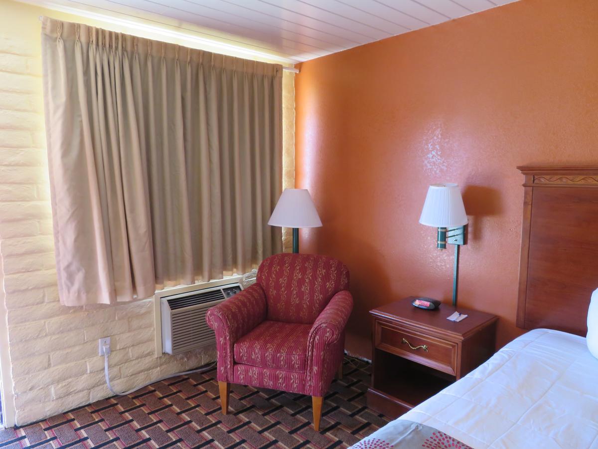 Royal Crest Motel Medford Buitenkant foto