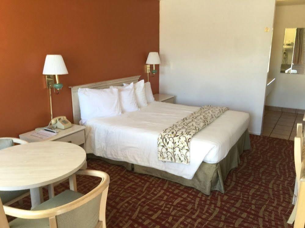 Royal Crest Motel Medford Buitenkant foto