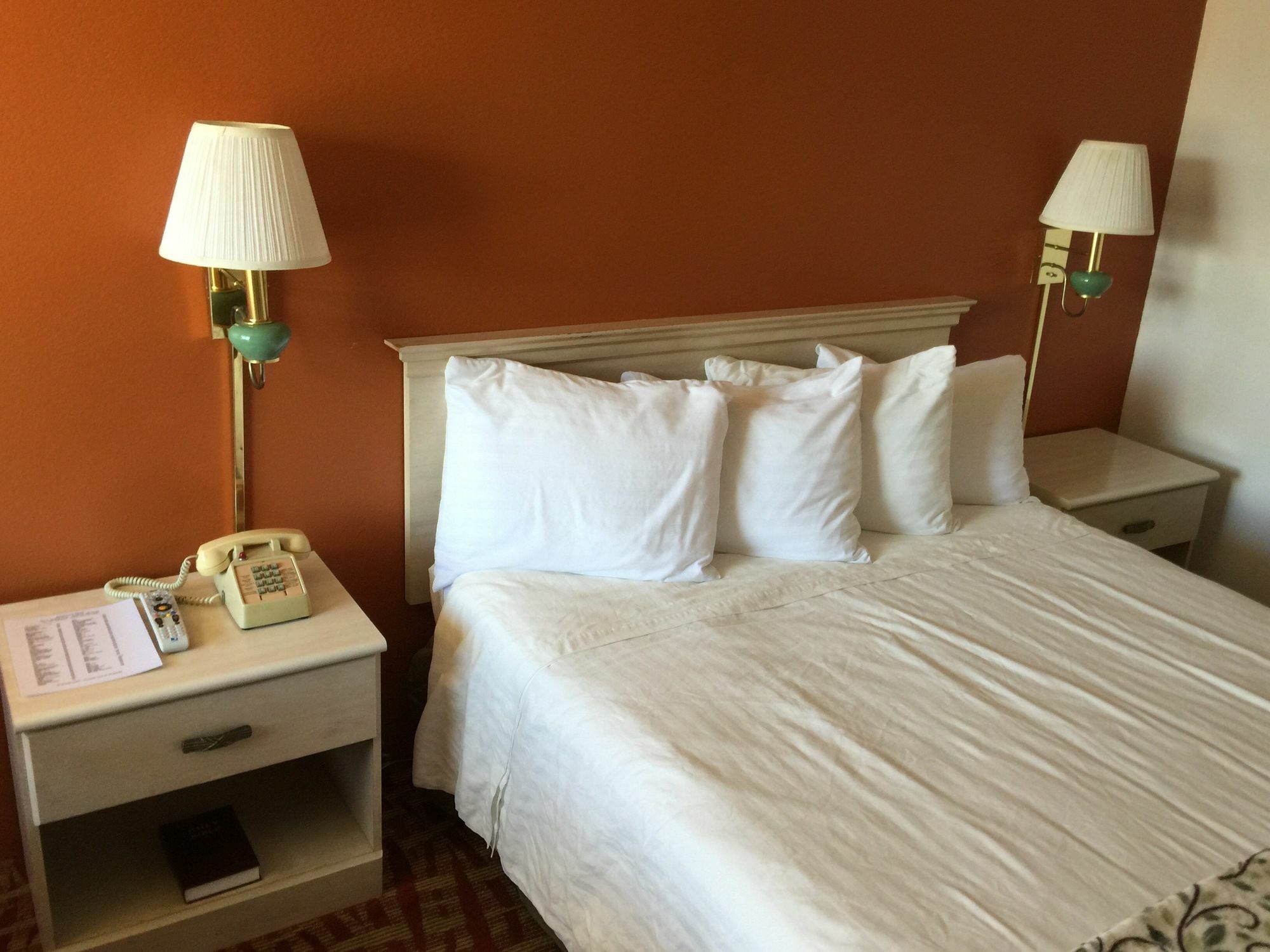 Royal Crest Motel Medford Buitenkant foto