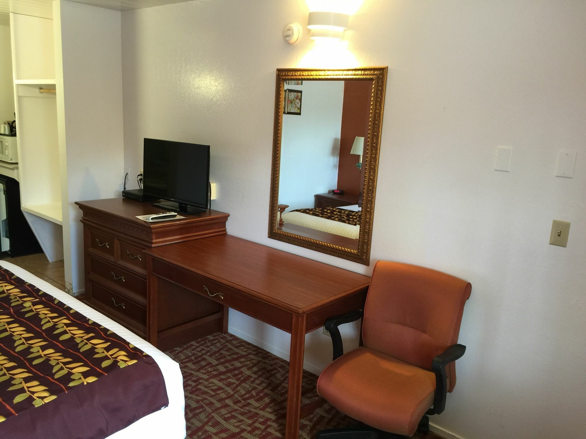 Royal Crest Motel Medford Buitenkant foto