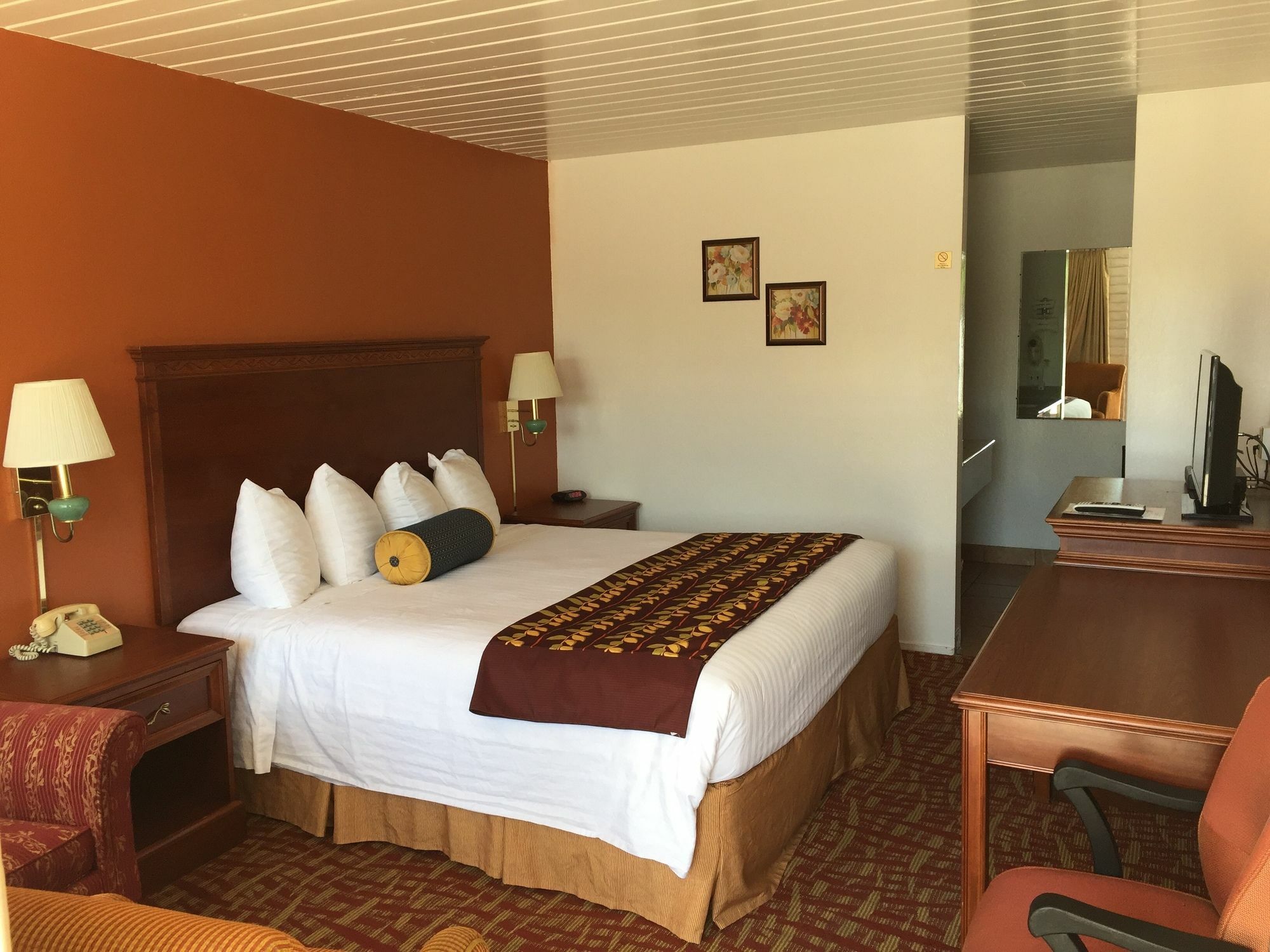 Royal Crest Motel Medford Buitenkant foto